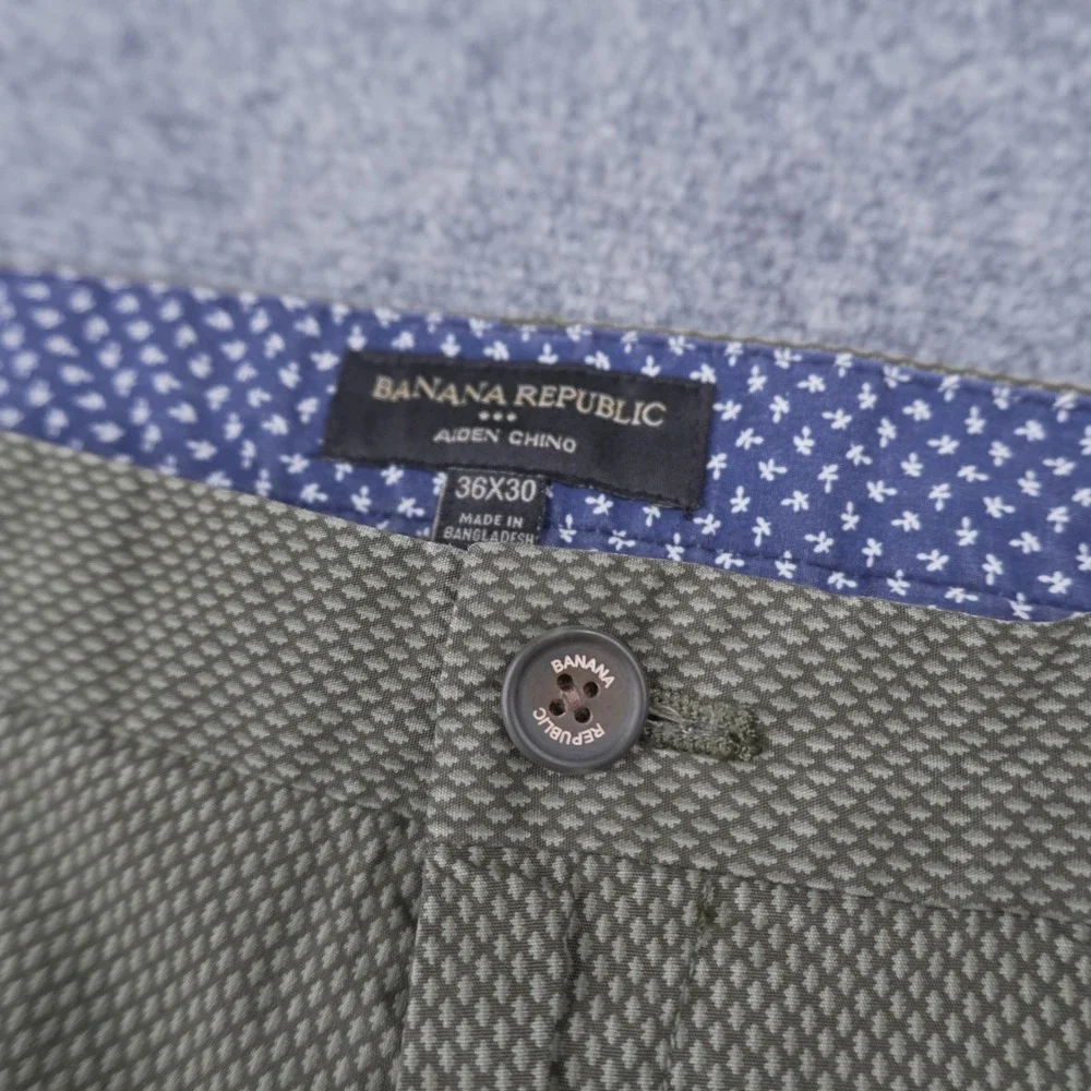 Banana Republic Aiden Chino Pants Mens 36x30 Olive Green Textured Slim Fit